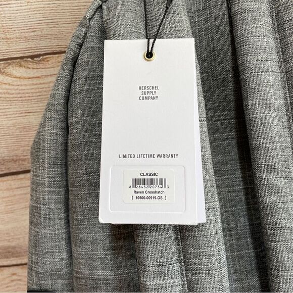 NEW WITH TAGS HERSCHEL CLASSIC BACKPACK IN RAVEN CROSSHATCH - Picture 6 of 8
